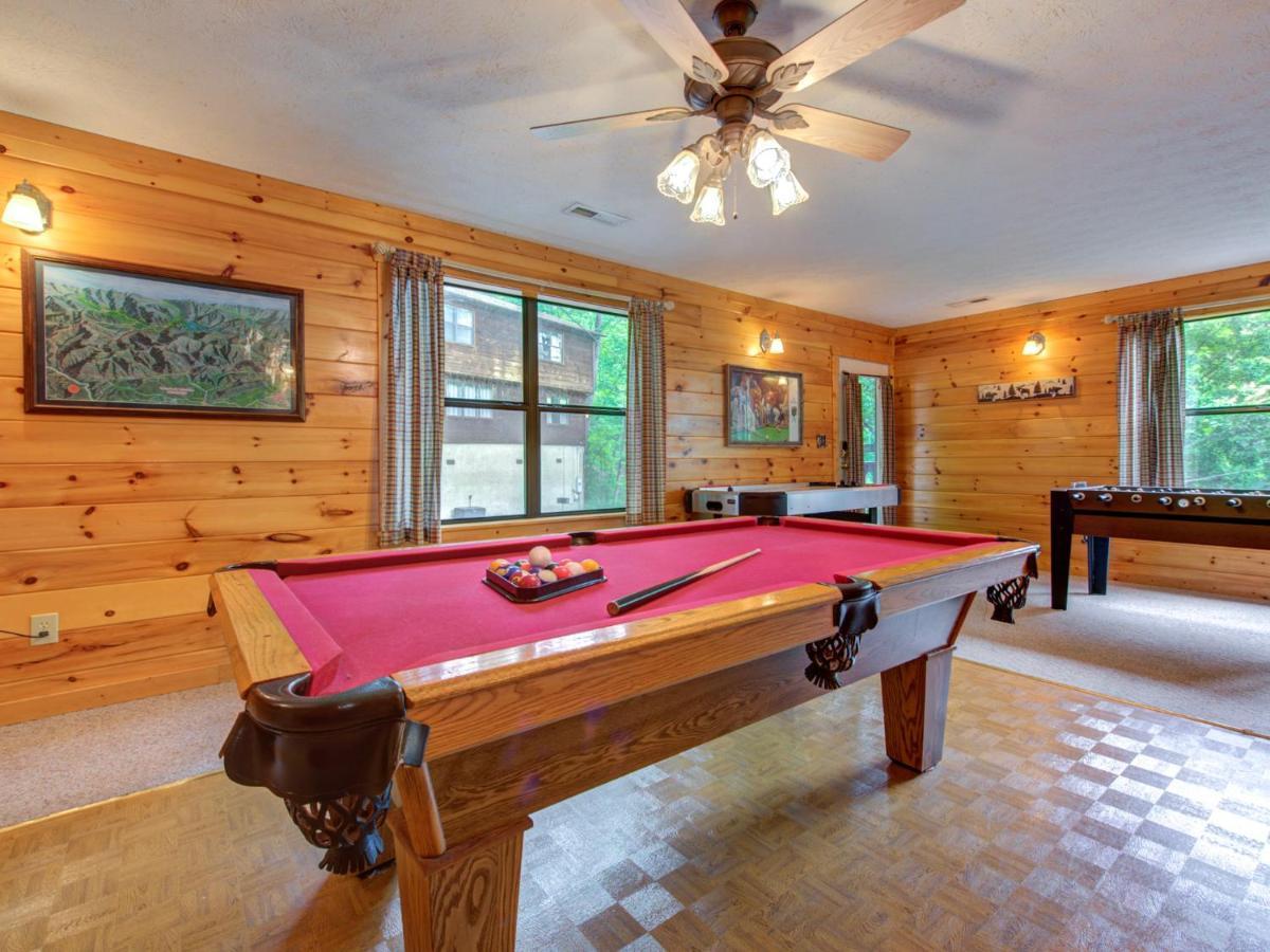 גטלינבורג Great Expectations, 3 Bedrooms, Fireplace, Pool Table, Hot Tub, Sleeps 10 מראה חיצוני תמונה
